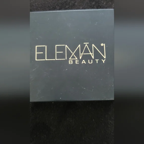 Element eye shadow $9usd - Picture 2 of 2